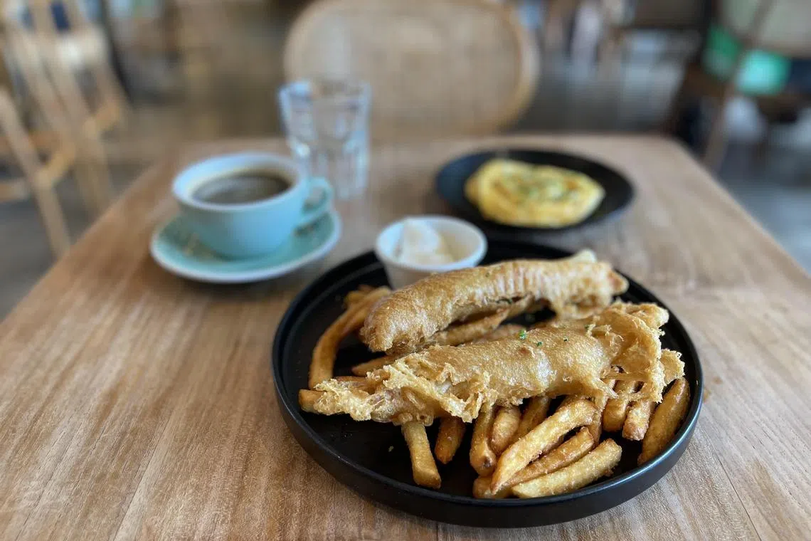 The Brewing Ground咖啡馆的人气炸鳕鱼薯条。（黄靖晶摄）