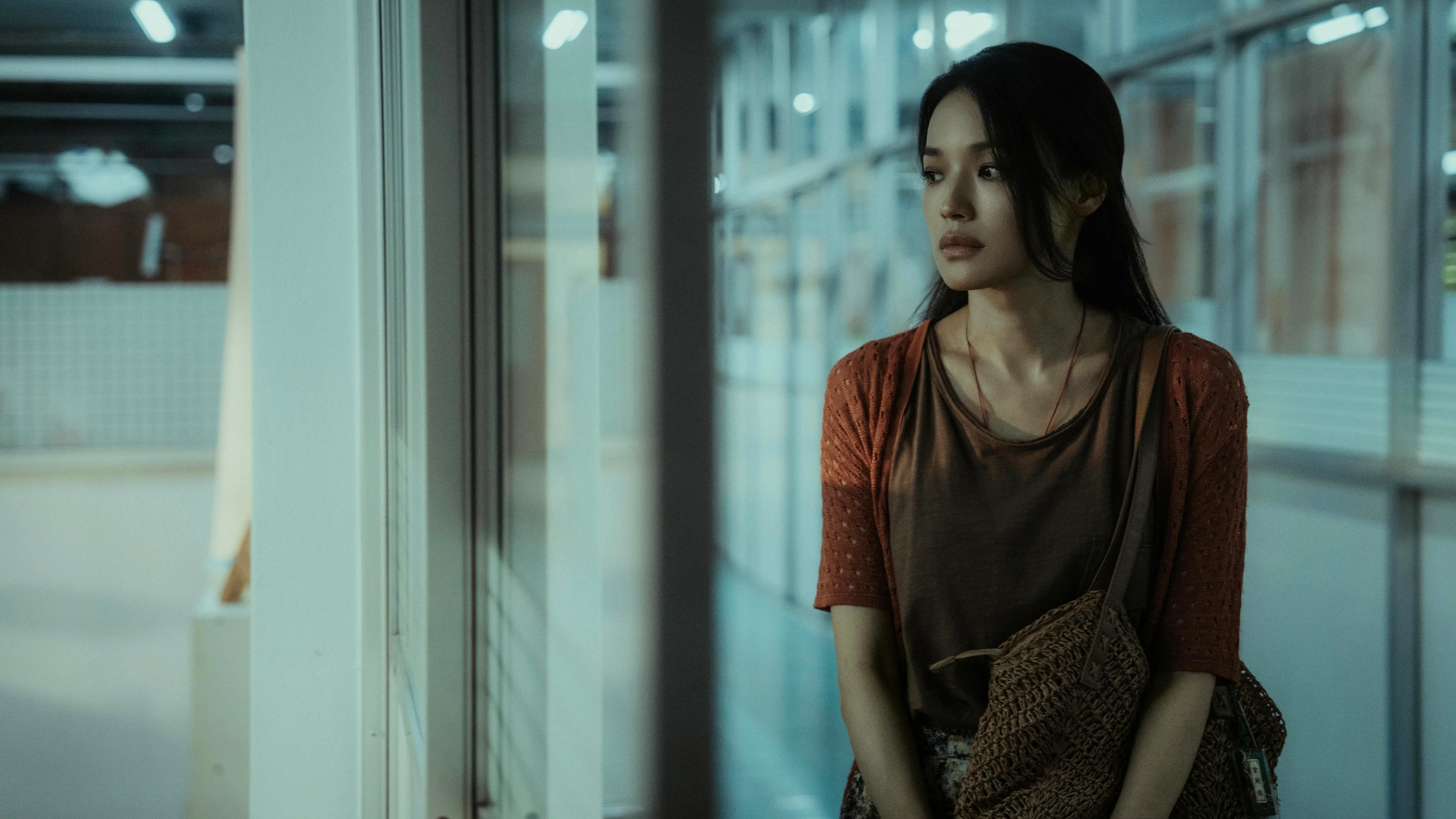 舒淇饰演的汪慧君性格外柔内刚，是个重情重义的家庭主妇。（Netflix提供）