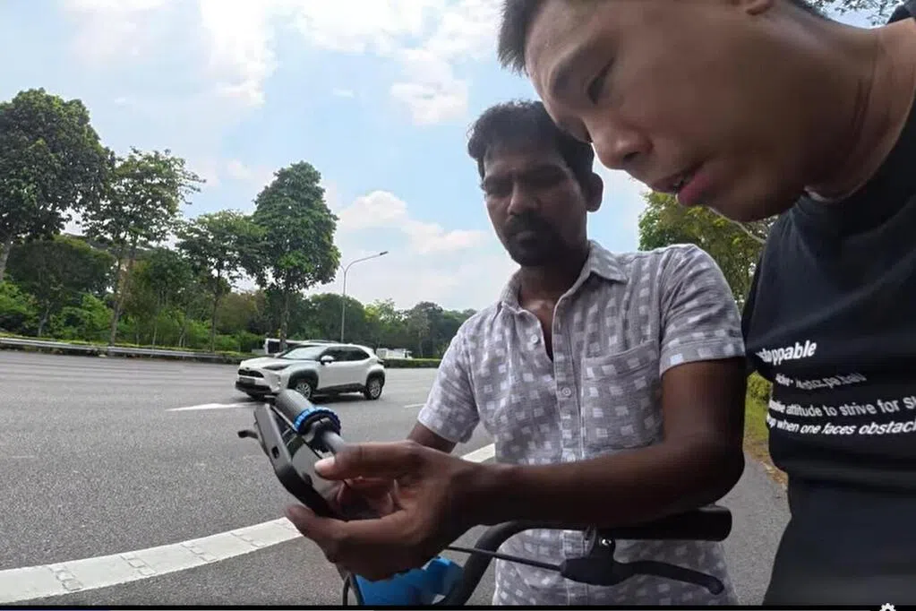 客工误按电单车导航骑上快速公路 暖心路人紧急停车护送