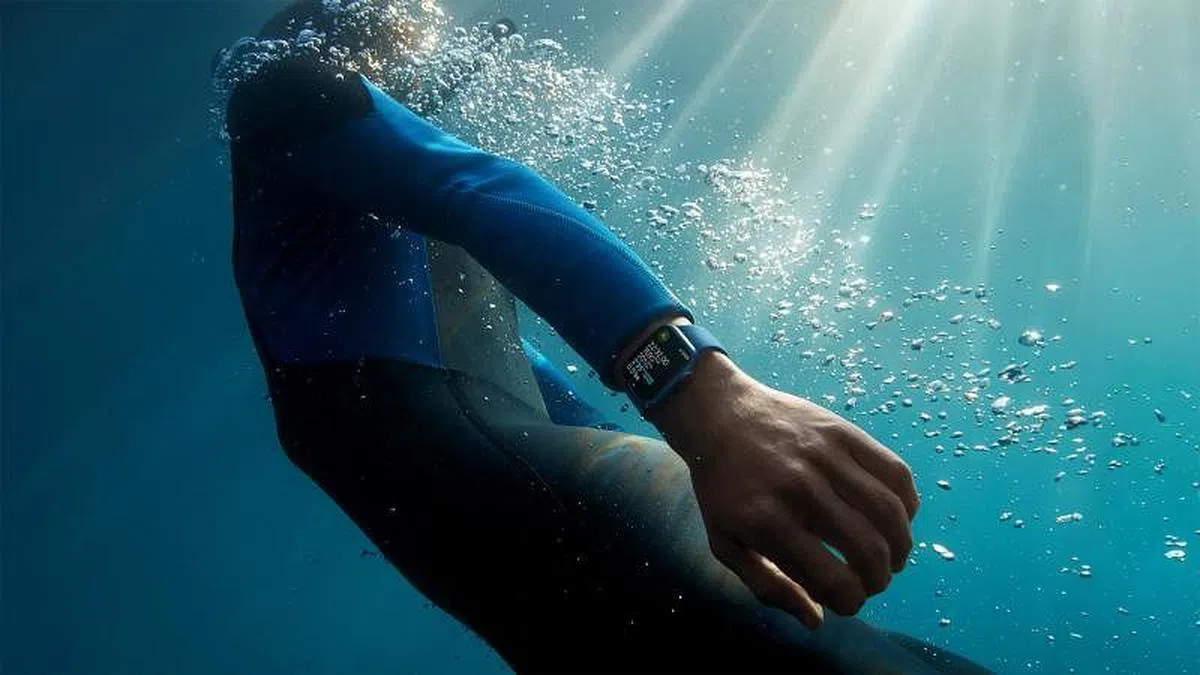 苹果智能手表Apple Watch Series 7拥有更大更坚固的表面屏幕。（苹果提供）