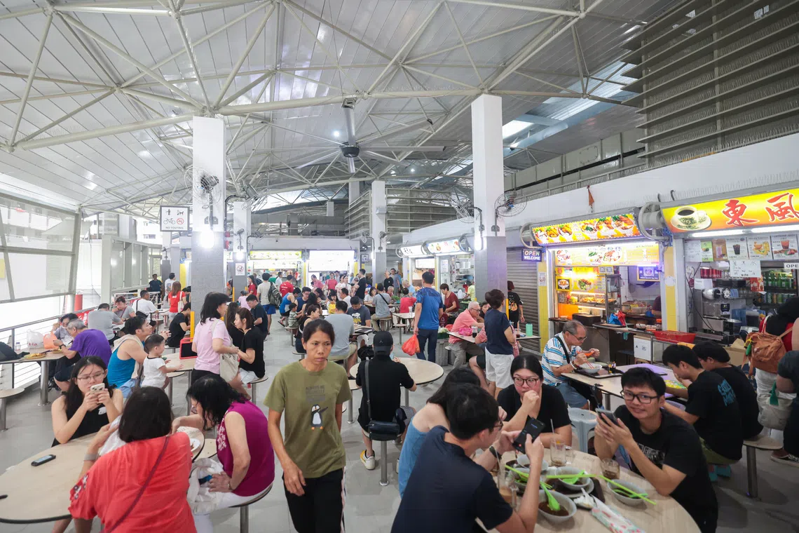 翻新后的大巴窑1巷第127座熟食中心，环境敞亮。（李冠卫摄）