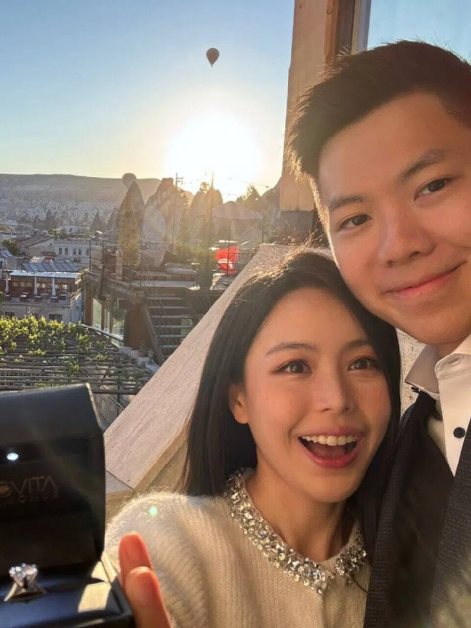 林婷婷（左）今年1月嫁给TVB新闻部记者主播同事李天耀。（取自林婷婷IG）