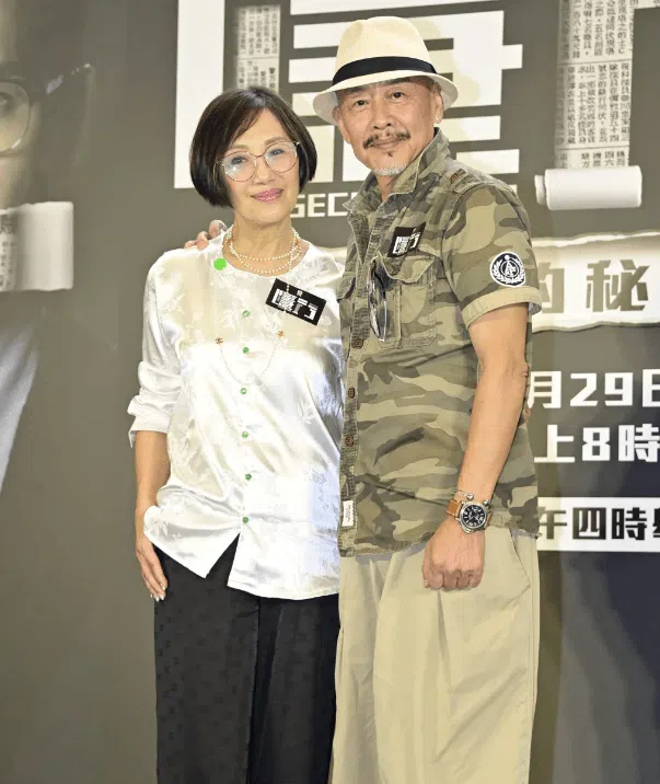 韩马利（左）的老公杜燕歌也是TVB演员。（互联网）