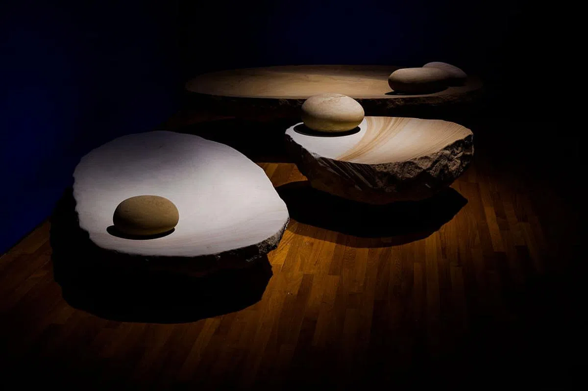 乔纳森·琼斯的《无题》提出，澳洲原住民的农业经济已成熟。（国家美术馆提供照片）