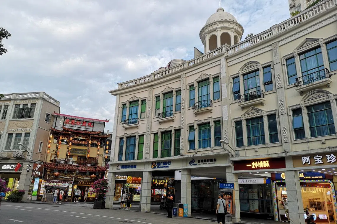 中山路夹道建筑保留了当年旧貌。（黄匡宁摄）