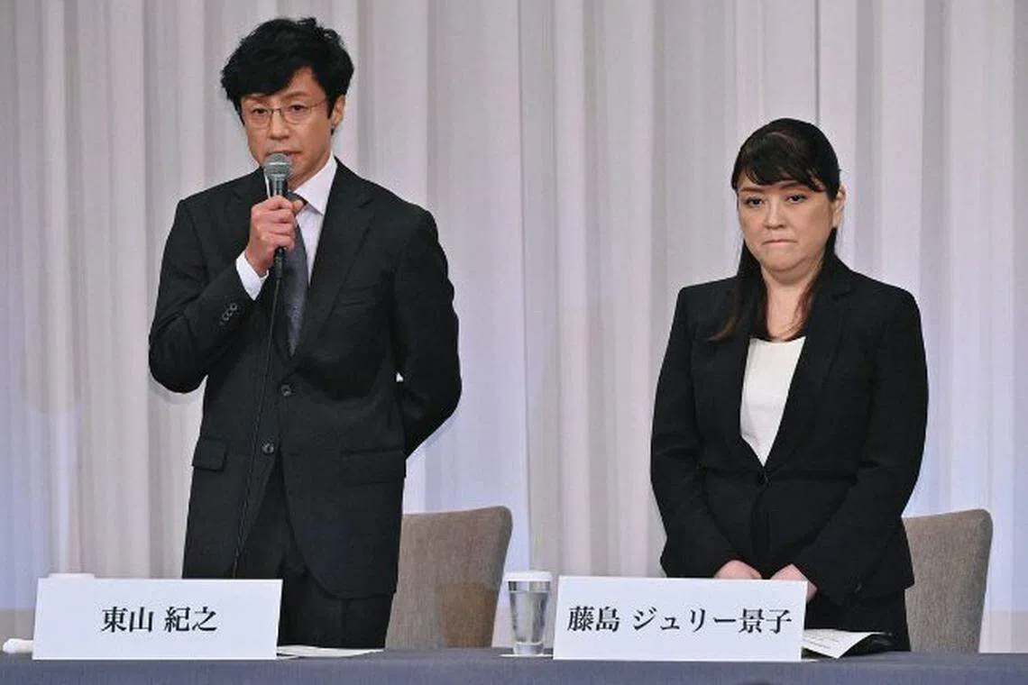 接任杰尼斯事务所社长的东山纪之（左）和引咎辞职的藤岛茱莉景子。（彭博社）