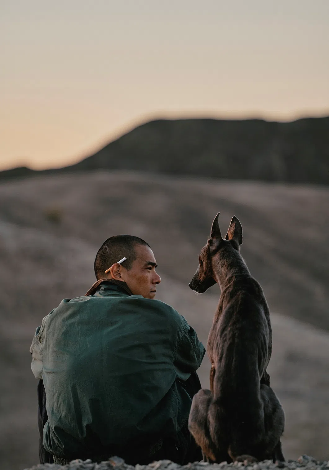 导演管虎在拍摄彭于晏和小辛时，用了很多远镜头，让演出更自然。                      （The Projector提供）