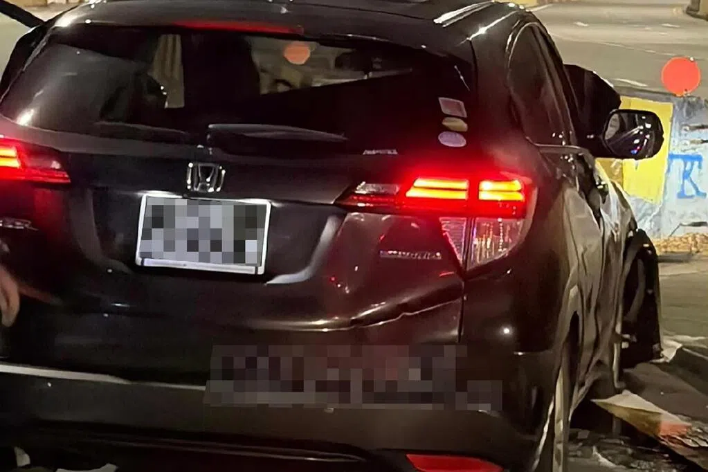 轿车与电单车相撞，56岁骑士送院不治，31岁男司机涉危险驾驶，以及疑似吸“丧尸烟弹”后驾驶酿祸被捕。