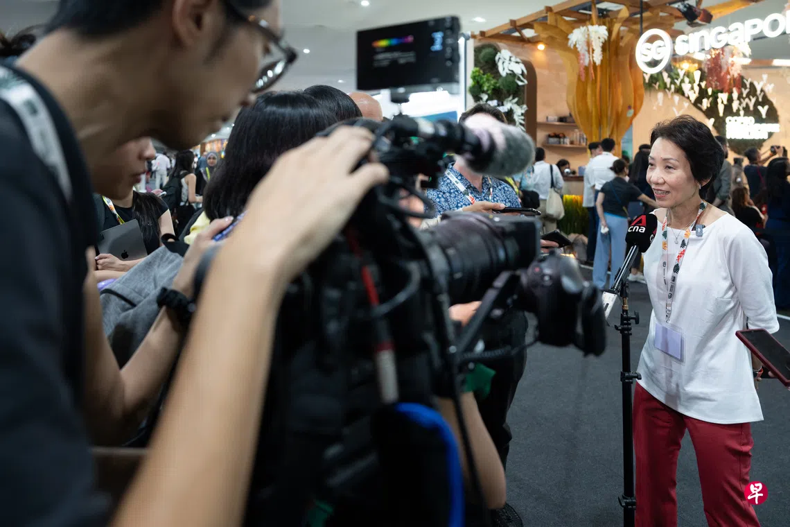 COP30谈判分两组冲刺淘汰化石燃料与适应目标成焦点| 联合早报