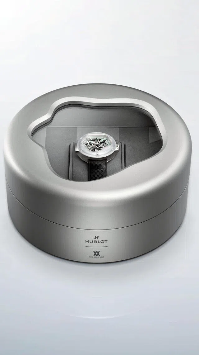 阿尔轩与宇舶表二度合作，Droplet水滴怀表变身为Splash水花腕表。（宇舶表提供）