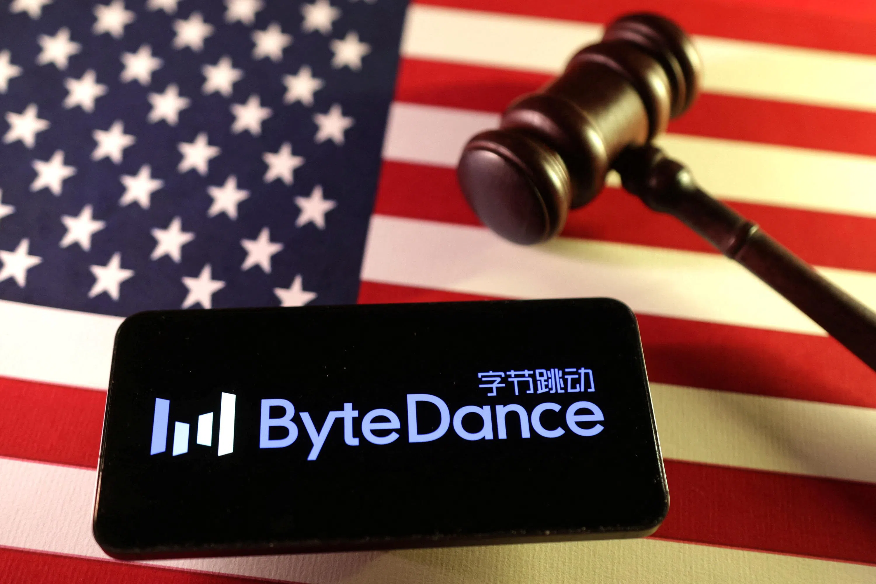 特朗普在1月20日上任后签署行政命令，将禁TikTok的法律推迟75天执行。（路透社）