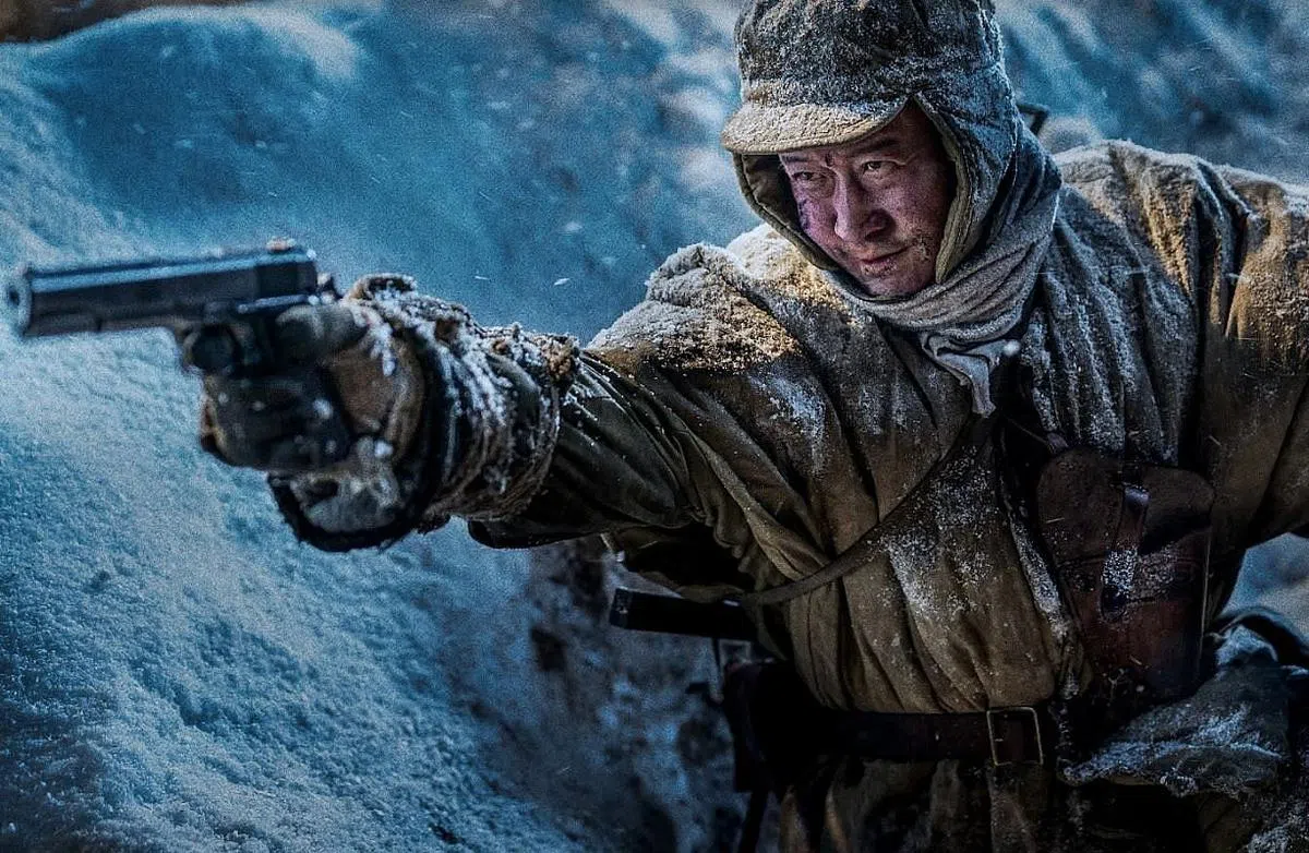 吴京主演的《长津湖之水门桥》暂列今年上半年全球十大票房第五。（互联网）