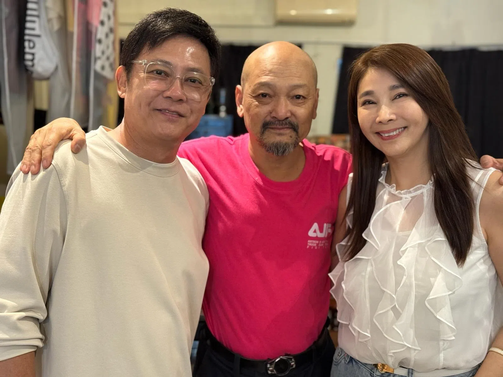 剧中男女主角王昱清（左起）、导演郑星和女主角陈秀环。（陈秀环提供）