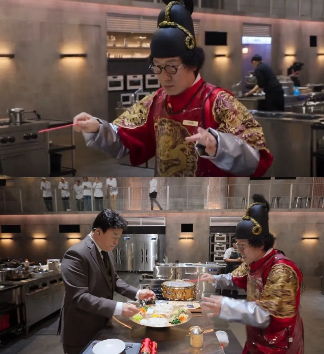 “黑汤匙”参赛者“拌饭大王”穿着韩国国王的服装登场，等到白种元（下图左）要试吃时，还拿出鼓打起节奏，让观众们印象深刻。（互联网）