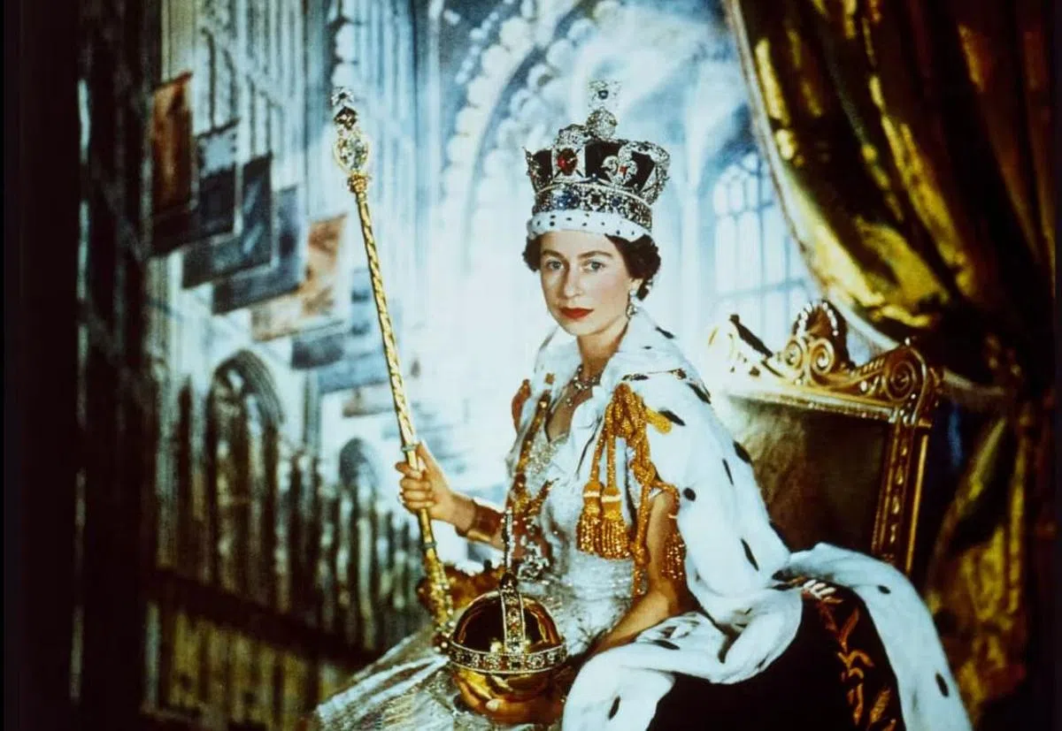 全球第二大的切割钻石The Star of Africa来自De Beers，就镶在英女皇登基时的权杖上。（取自网络） 