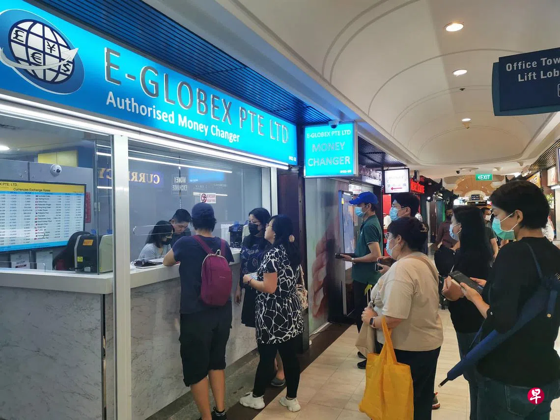 长周末出国热有兑换商令吉泰铢卖断货| 联合早报