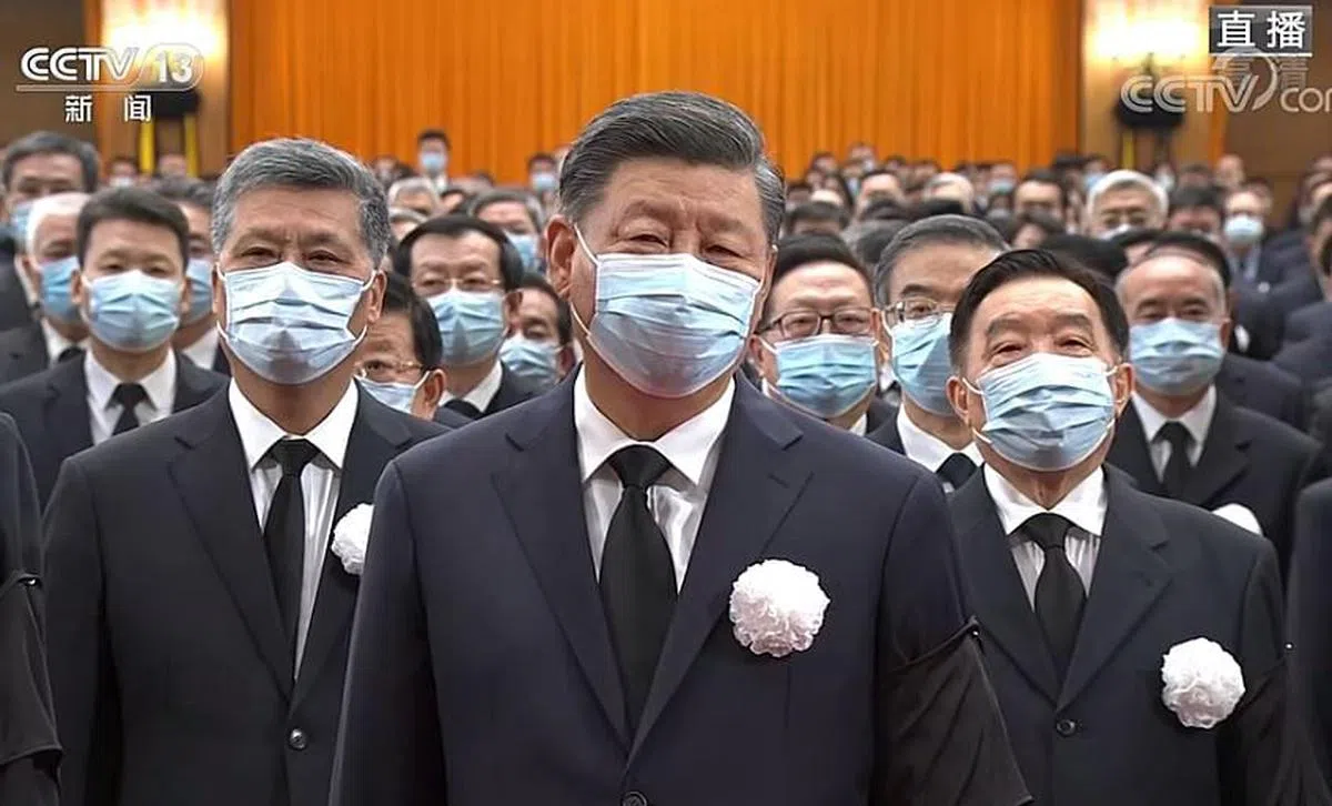 中共总书记习近平等高层12月6日早上出席江泽民追悼大会。（中国央视截图）