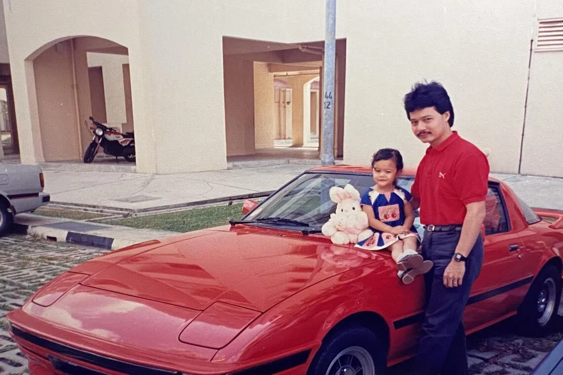 高布莱恩在女儿幼年时，已开始培养共同爱好，例如欣赏老爷车。（受访者提供）