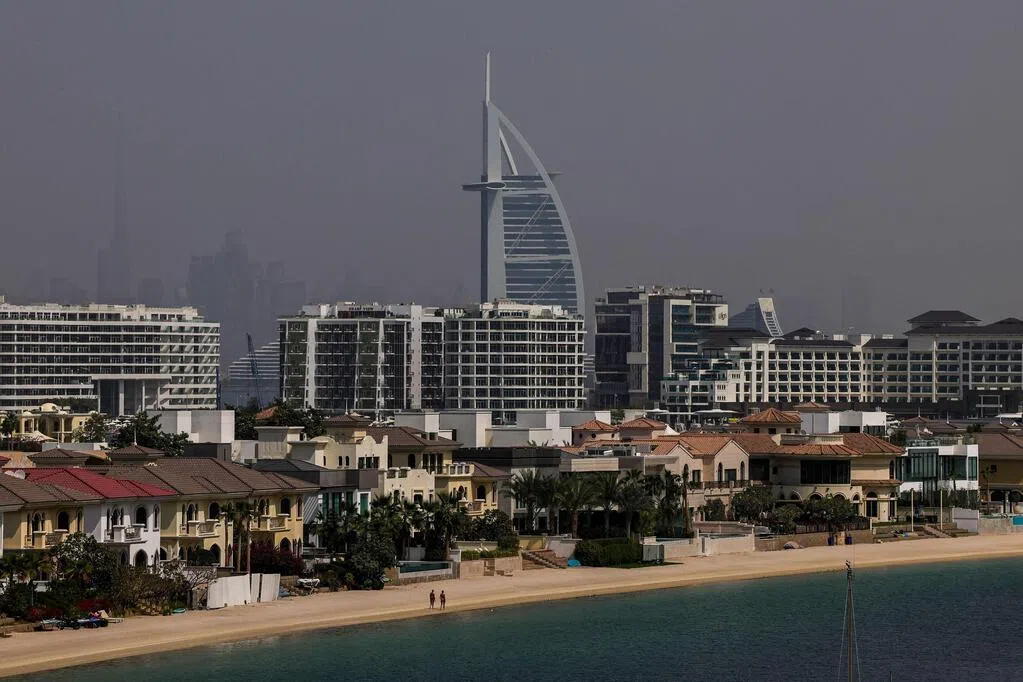 伊朗报复还击波及海湾多国 阿联酋卡塔尔吁组联盟促美缩短对伊军事行动