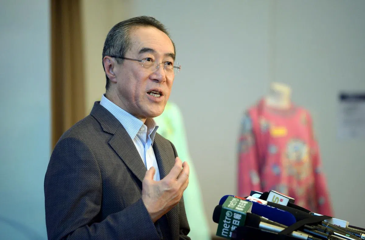 唐英年出身纺织业世家，2012年参选香港特首开始时，被看好是获得北京扶持的候选人，但他竞选期间被爆出婚外情、豪宅涉违建等丑闻，最后以27.14%的得票率不敌梁振英。（档案照） 
