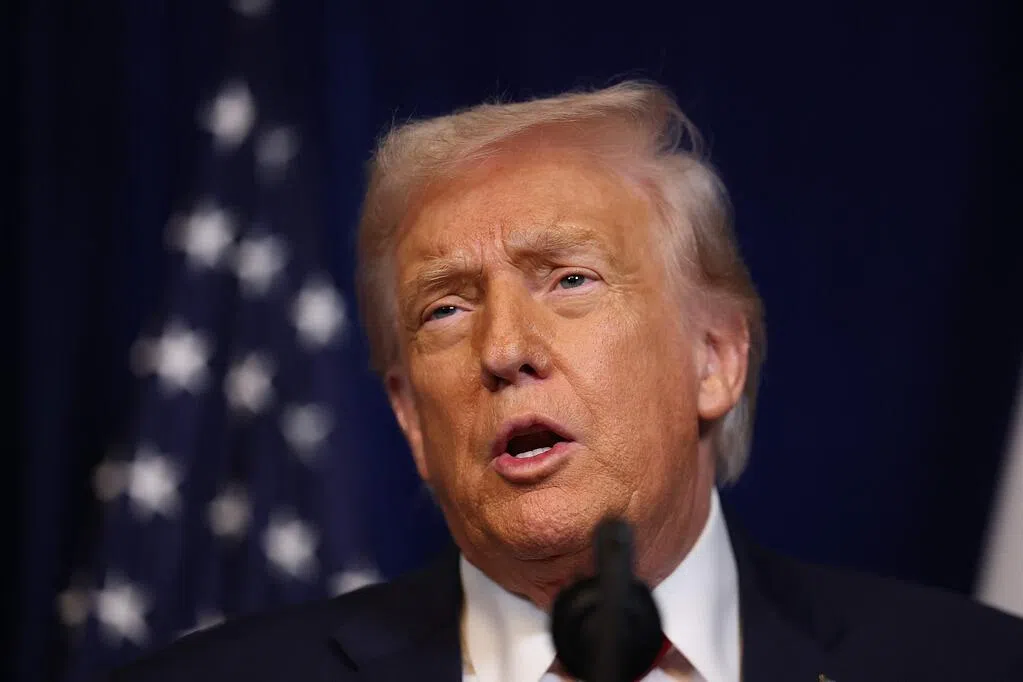 特朗普暗示要助伊朗抗议者 德黑兰威胁对美报复