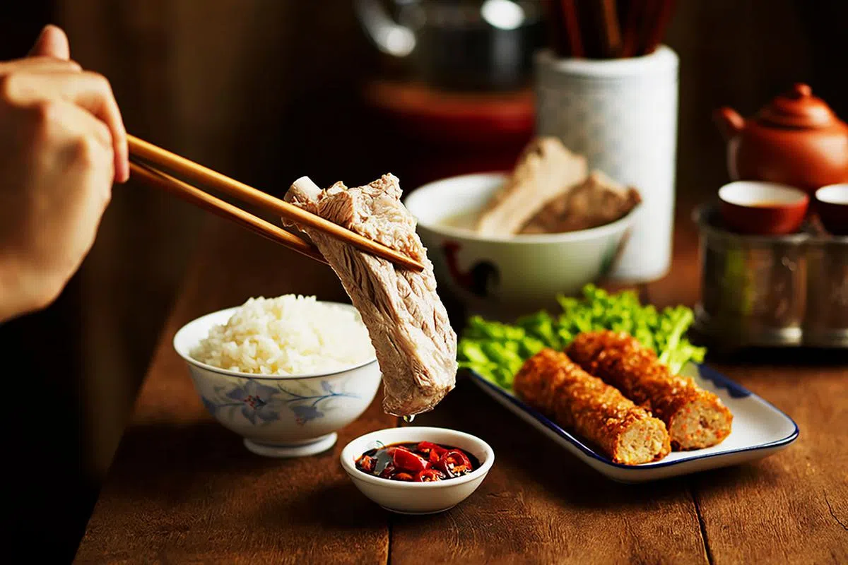 松发肉骨茶保留50多年来坚持的经典滋味。（图／受访者提供）