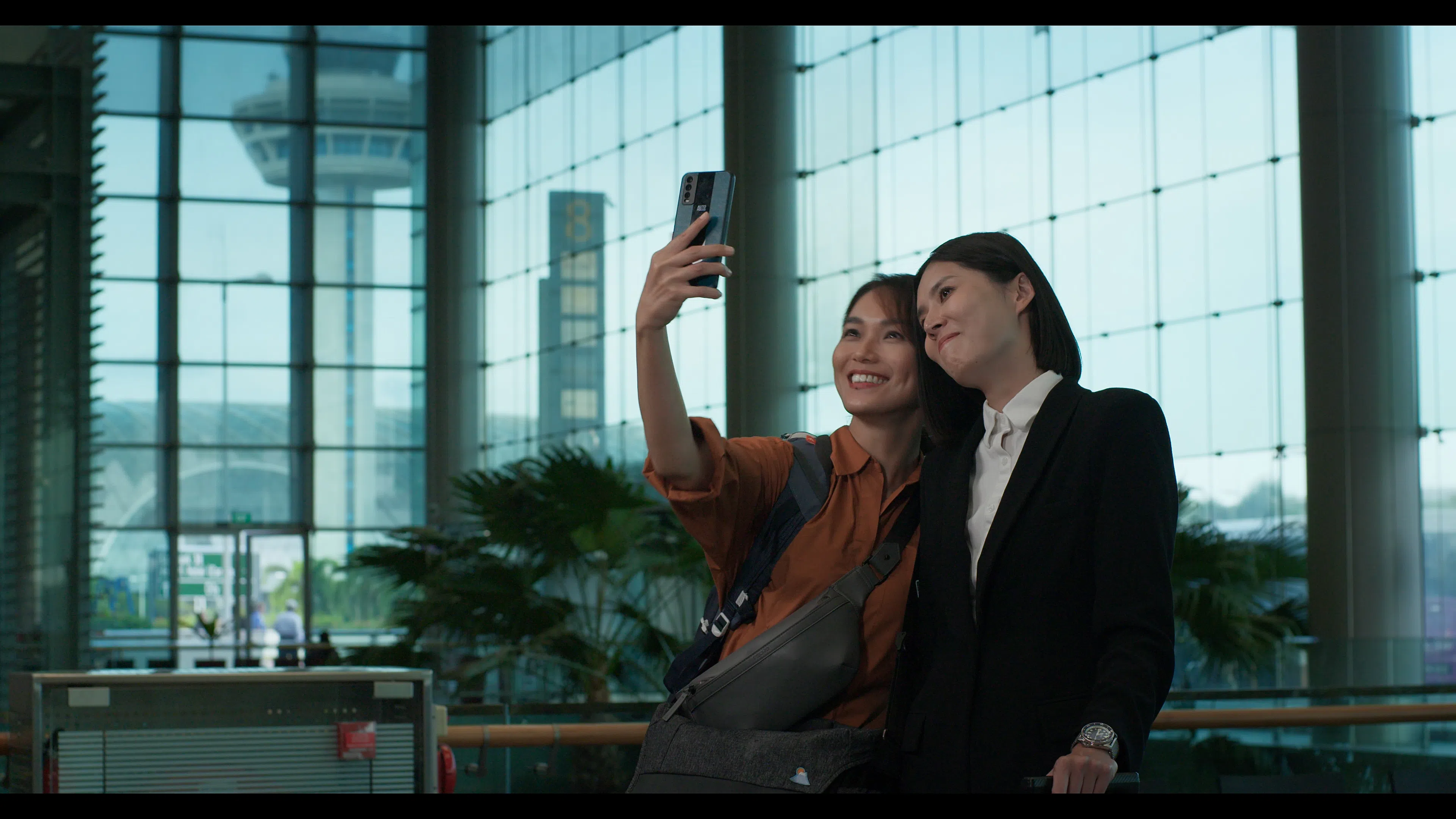 白薇秀（左）和黄思恬饰演的姐妹花，个性截然不同。（新传媒提供）