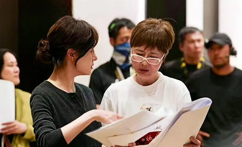 颜卓灵感谢导演薛晓路（右）的指导，也期待未来有机会跟孙俪（左）拍对手戏。（取自导演微博）