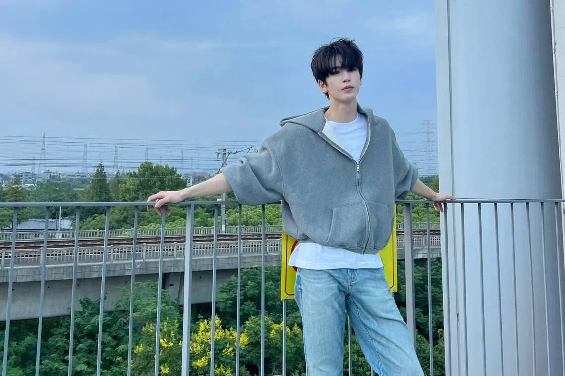 在《宁安如梦》饰演疯批男主谢危，一句“苦果亦是果”迅速火遍全网。（取自张凌赫微博）