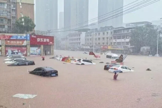 重庆七区县大暴雨 合川水深两米启动最高防汛响应