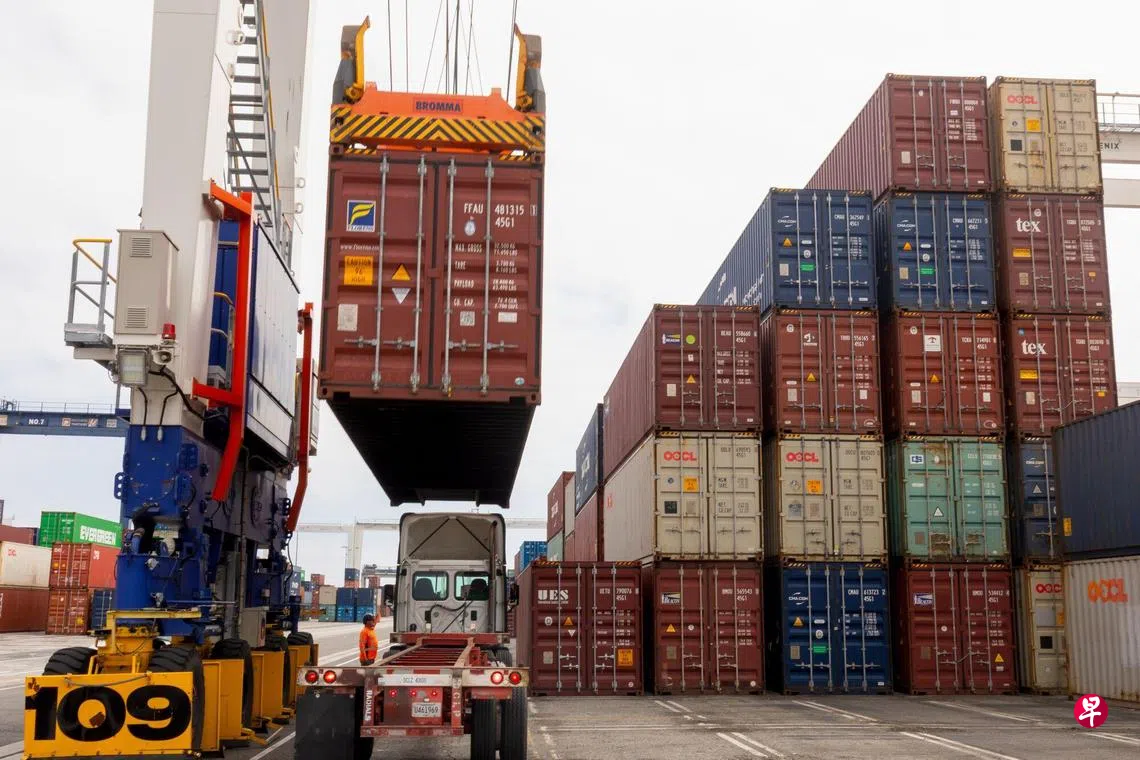 惠誉：关税收入激增但政府债务上升美国AA+信用评级不变| 联合早报