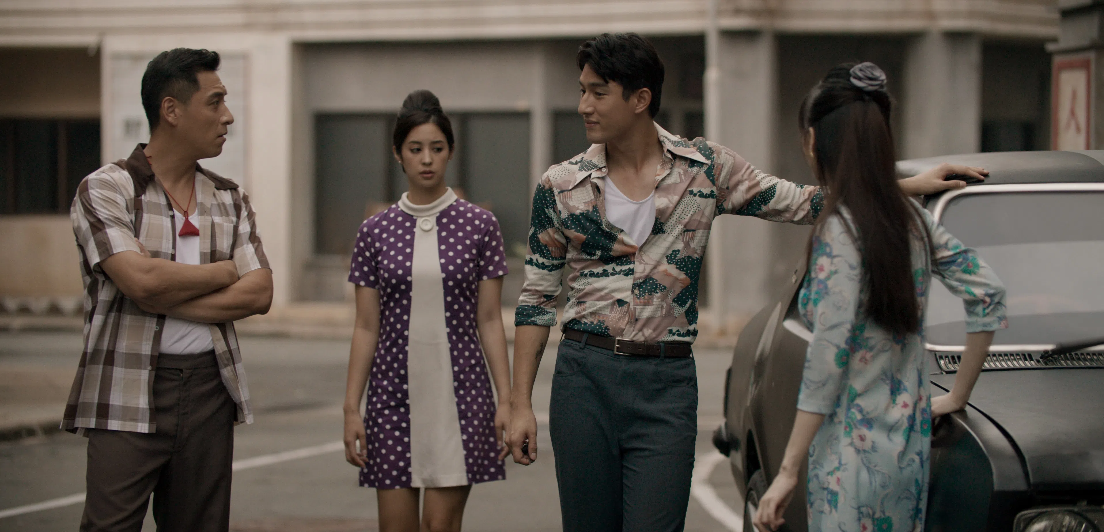 莫允雯（左二）与孙政（左三）、台湾演员郑人硕（左一）合作《味尽缘》。（CJ ENM HK提供）