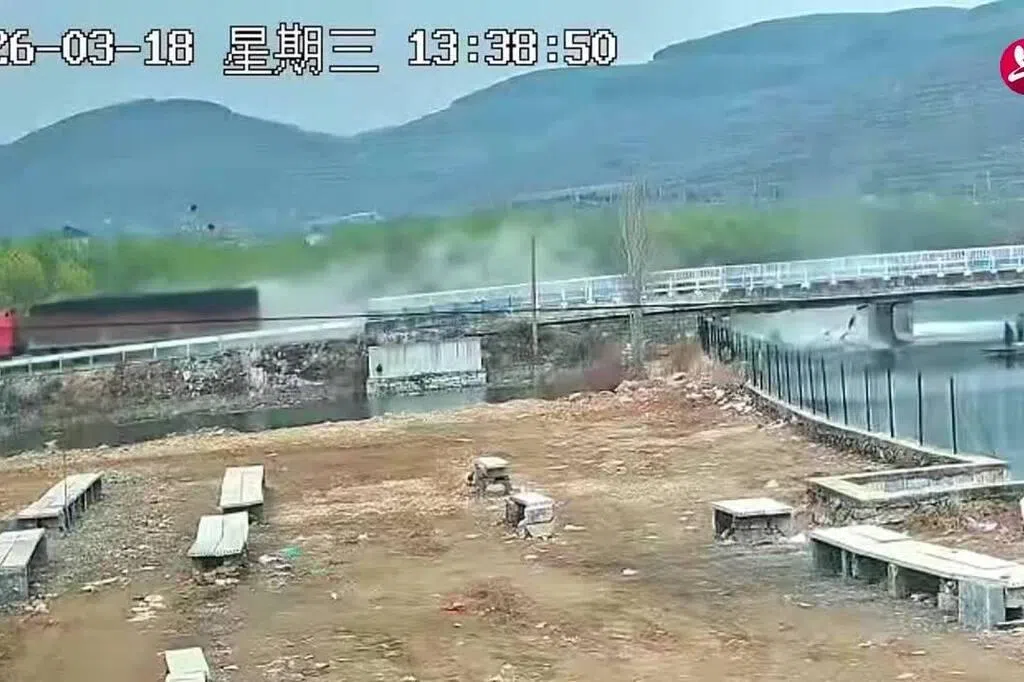 【视频】货车被指严重超载 山东费县压塌桥面一伤