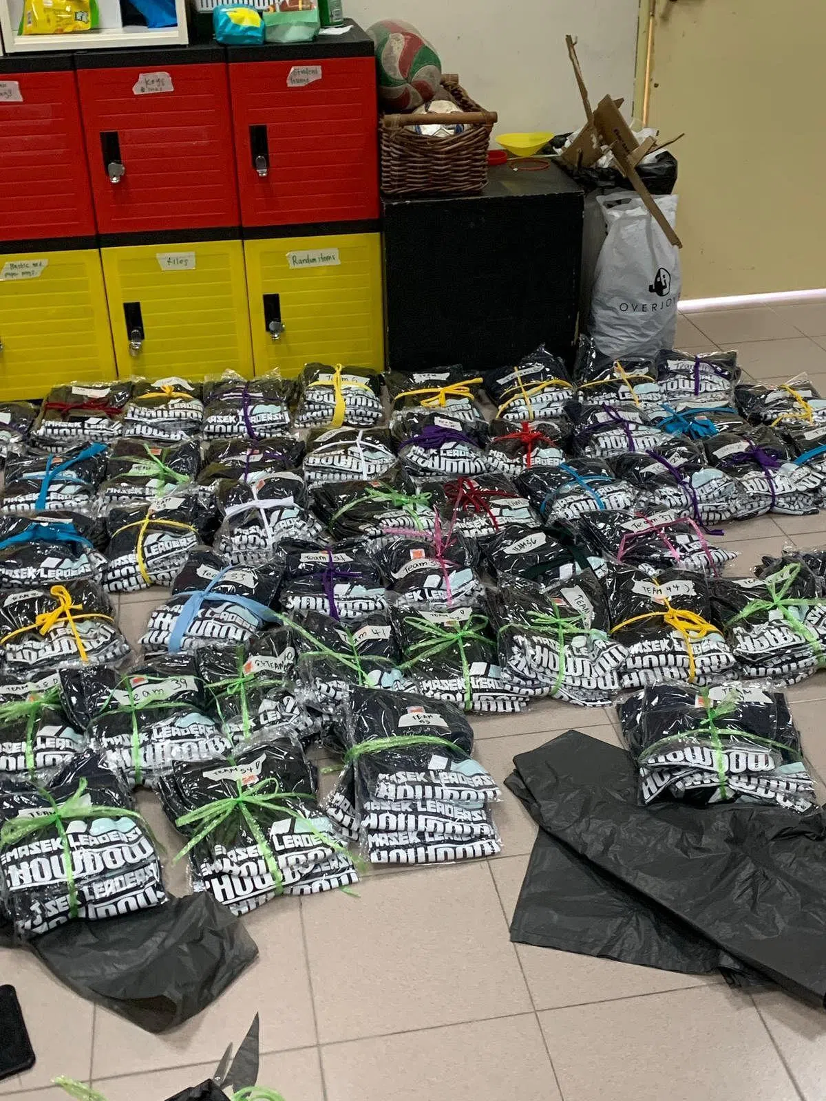 幕后筹备工作极其复杂，活动的成功离不开学生委员的细心和周到。（淡初资讯通信学会提供）