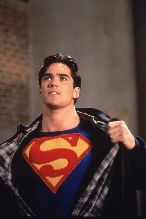 Dean Cain的电视超人，成功结合浪漫爱情与动作冒险。（互联网）