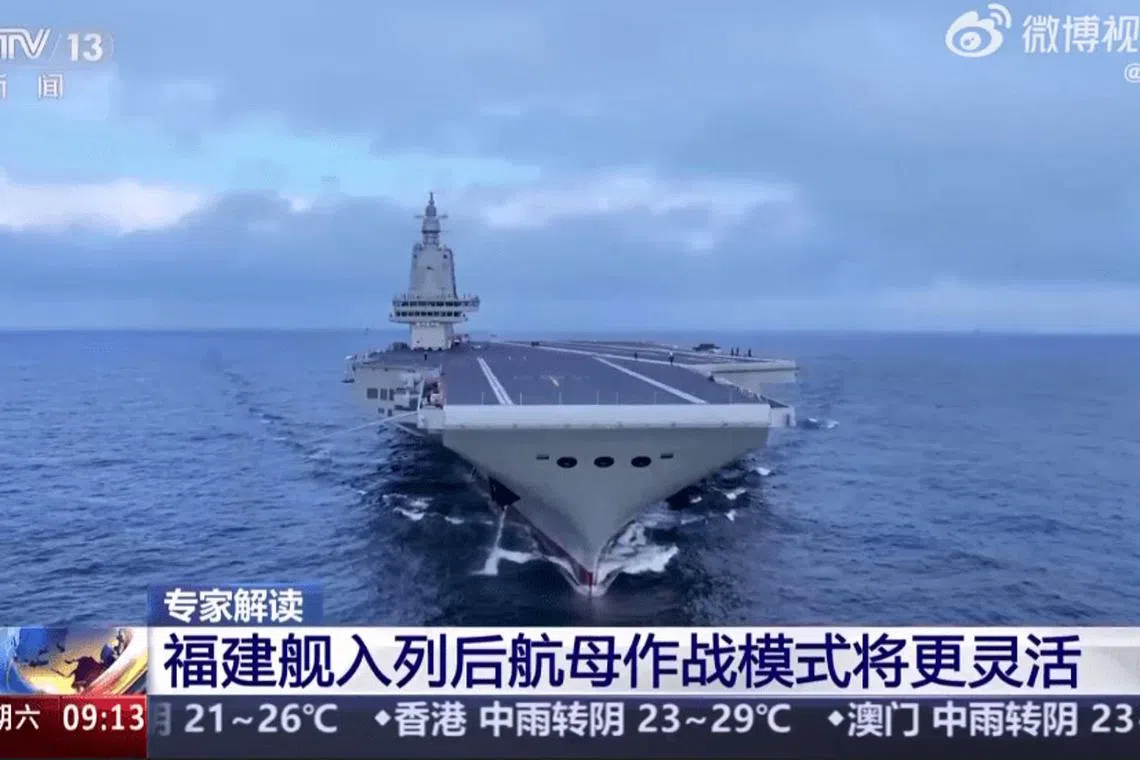 中国官媒央视5月24日报道，福建舰正加紧海试，入列后的航母作战模式将更灵活。（央视新闻截图）