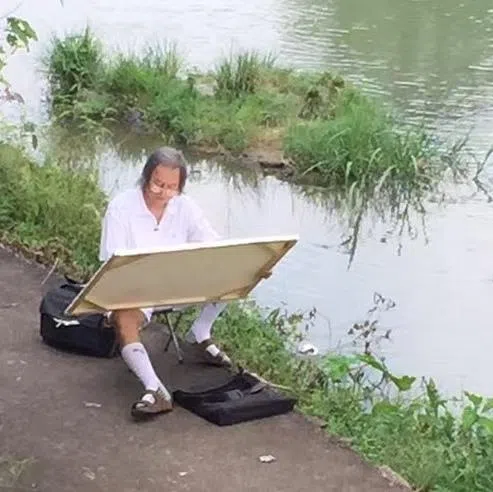 凌运凰奔走世界各地采风创作。（画廊提供）