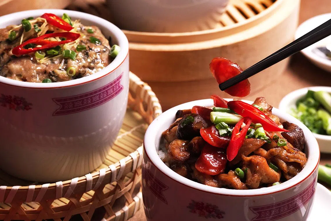 盅仔饭考蒸功夫，有咸鱼肉碎、香菇鸡肉腊肠和虫草花鸡肉三种口味。（品牌提供）