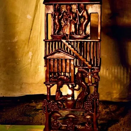 许铁生四层雕塑《加央族人民生活情趣》（1978）。（Art Agenda提供）