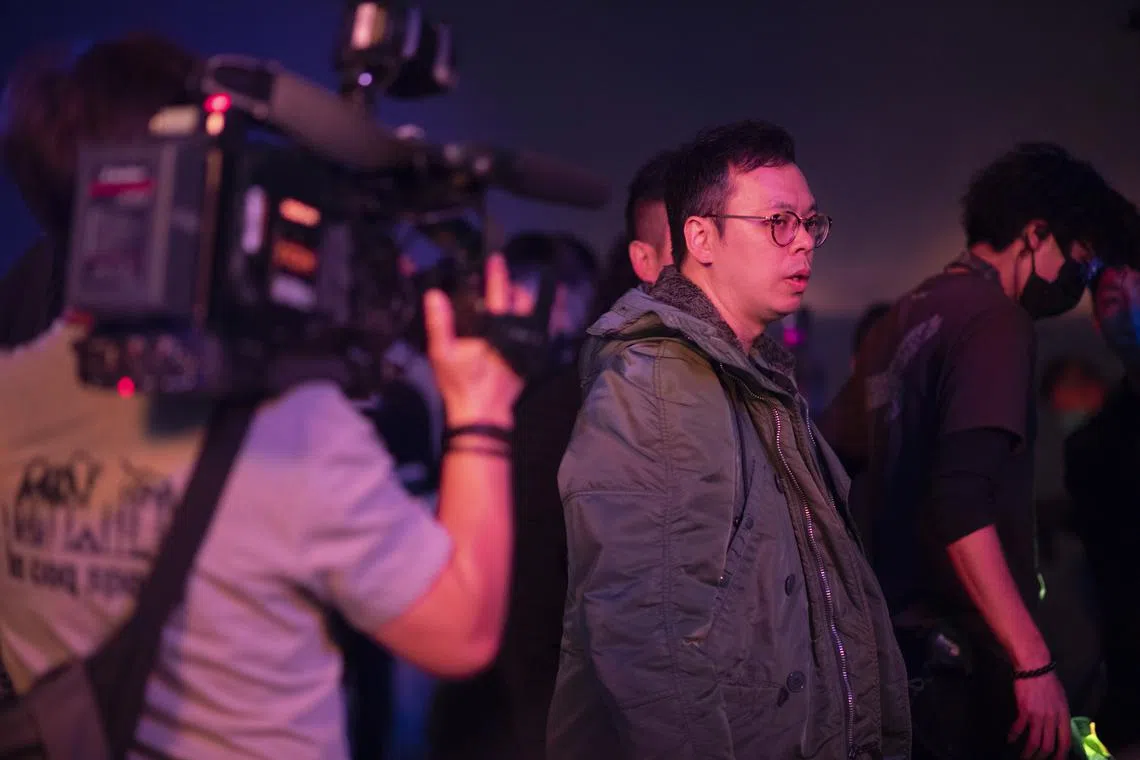 《阴目侦信》导演梁国辉（右）将来新出席映后交流和讲座。（新加坡电影协会提供）