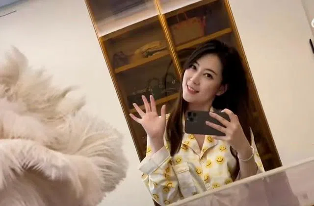 王澄澄自称拥有海外留学经历，后回中国创业，还经营多家奶茶店。（互联网）