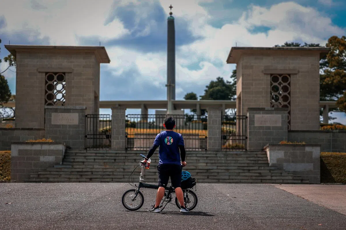 第一次来到克兰芝阵亡战士纪念碑，对这些保护我们国土的每一位英雄致敬！（叶振忠摄）