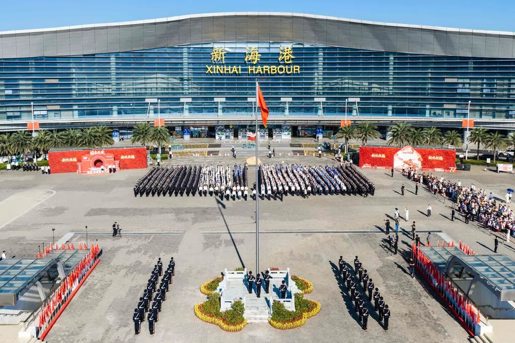 中国发文要求提高海南自贸港便利化水平 允许外籍医生执业