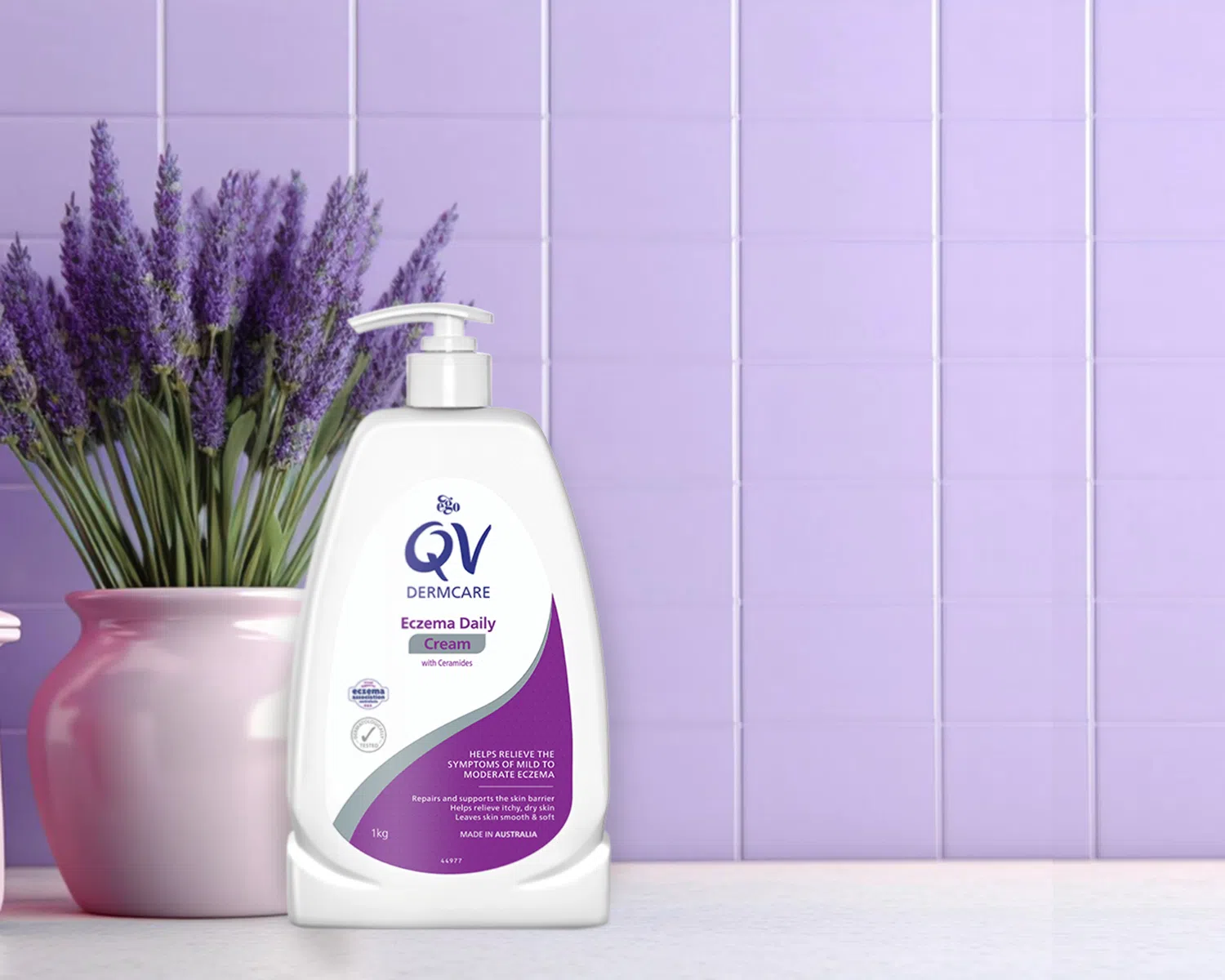 QV DermCare的日常使用乳霜，有助于缓和轻度至中度湿疹的症状。（图/QV提供）