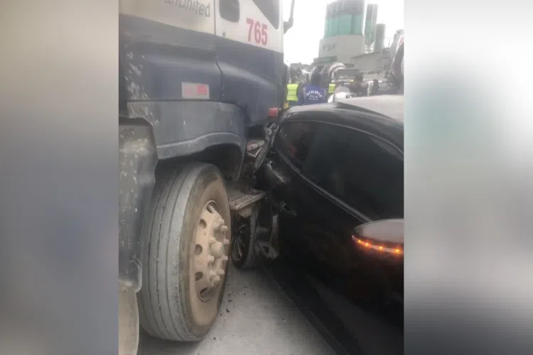 实里达北连路四车相撞 男子涉非法占有财物等罪被捕