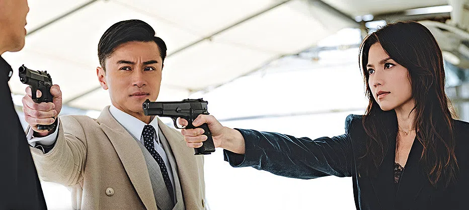 黄浩然（左）在《叠影狙击》饰演黑帮人物，为了得到想要的会不择手段。右为女主角周秀娜。（互联网）