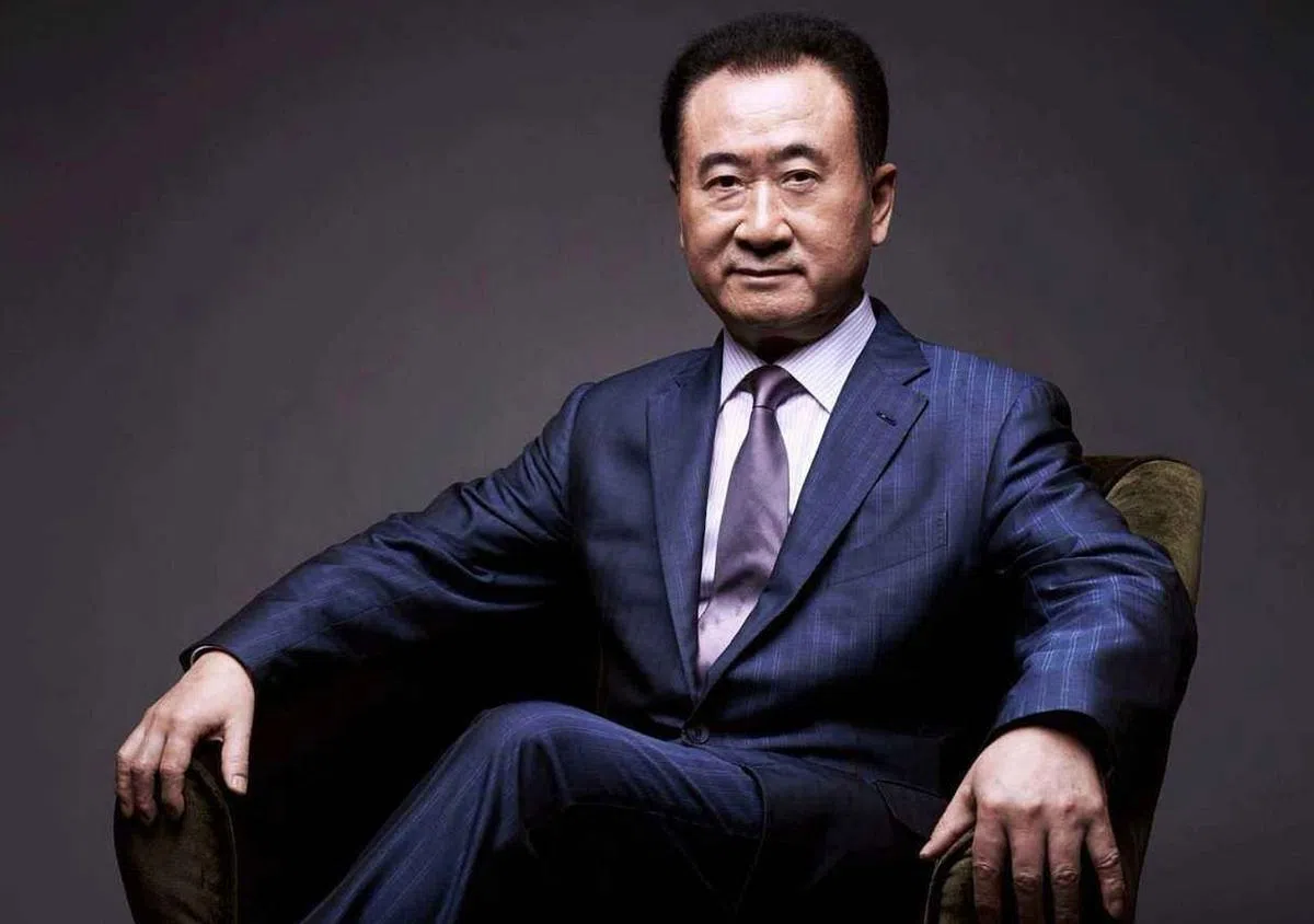 王健林高调现身，以和国企、民族品牌红旗汽车合作的方式亮相，似乎有意回到大众视野中。（互联网）