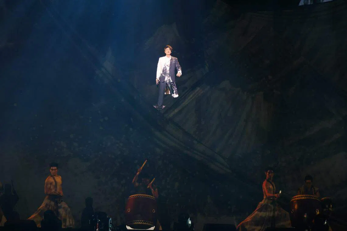演唱会舞台将配合“少年”和“侠客”主题，呈现截然不同的设计。（Live Nation新加坡提供）