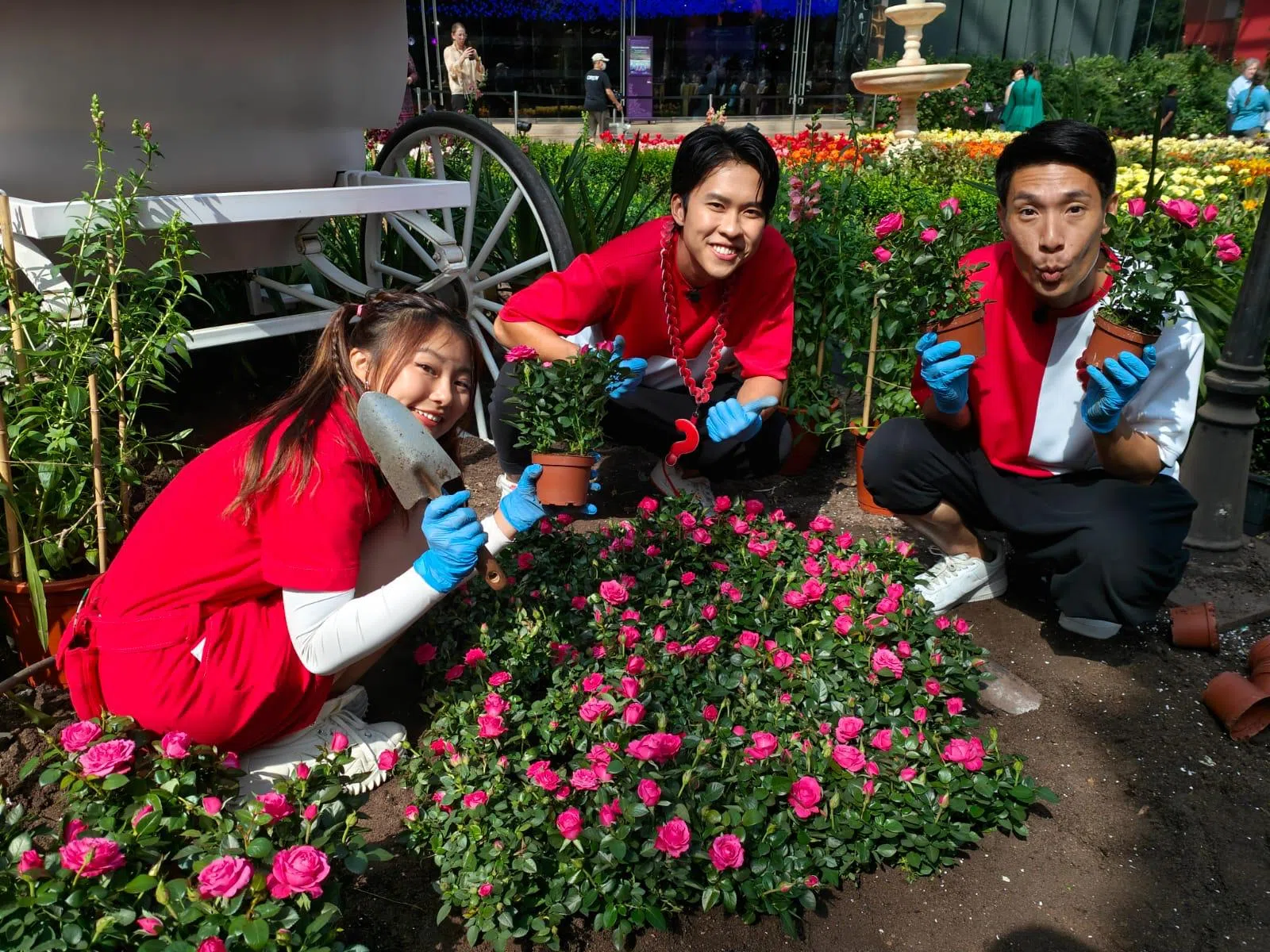 郭慧萱（左起）、郭坤耀和杨志龙首次合作主持，默契不错。（郭慧萱提供）