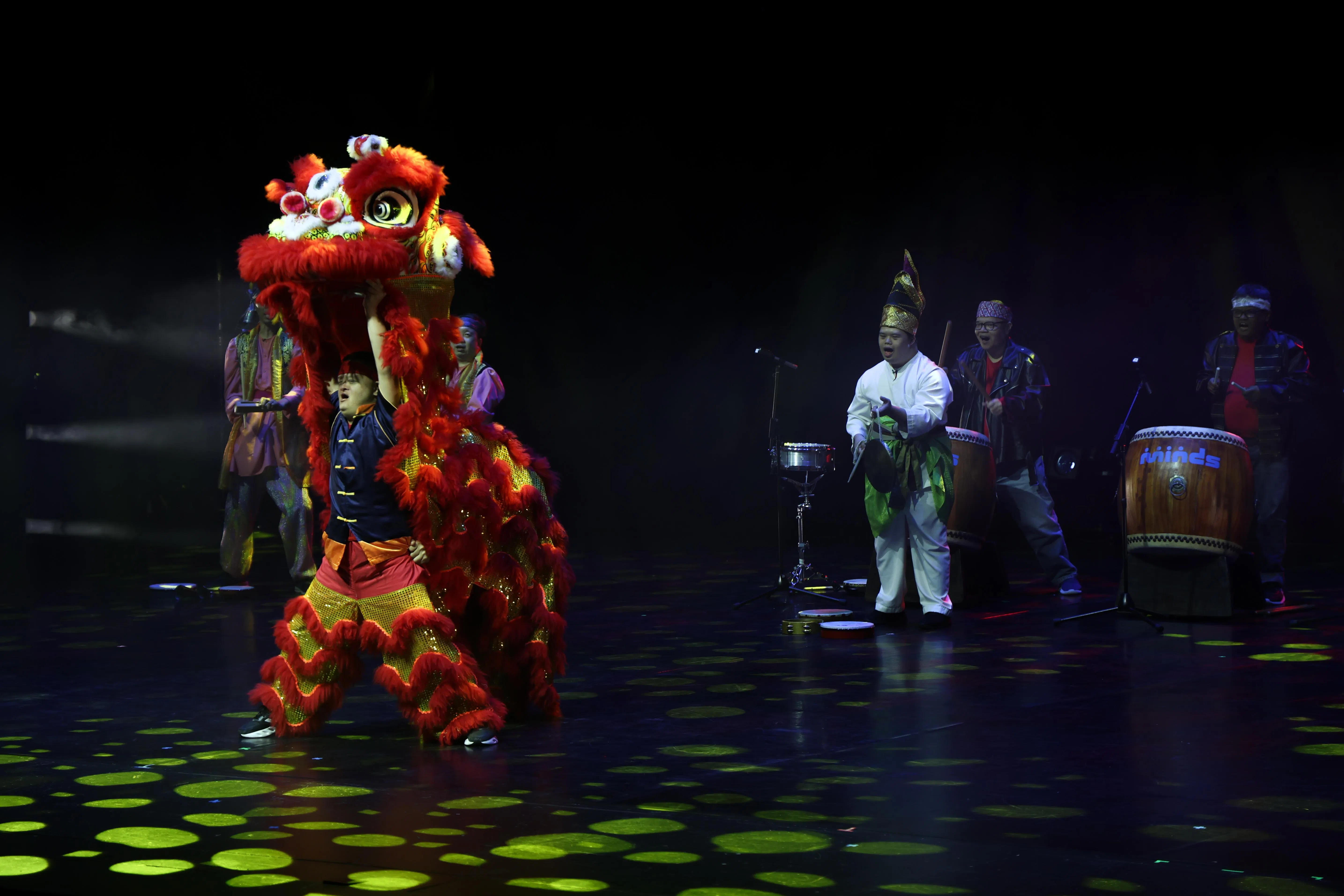 MINDS当天表演的节目结合华族、马来族和印度族文化。（关俊威摄）